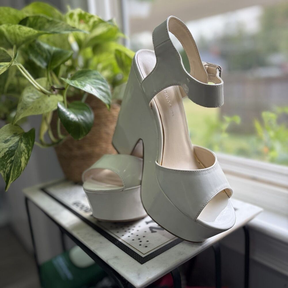 Wild Diva Lounge Womens White Patent Ankle Strap Platform Block Heel Sandal 7.5